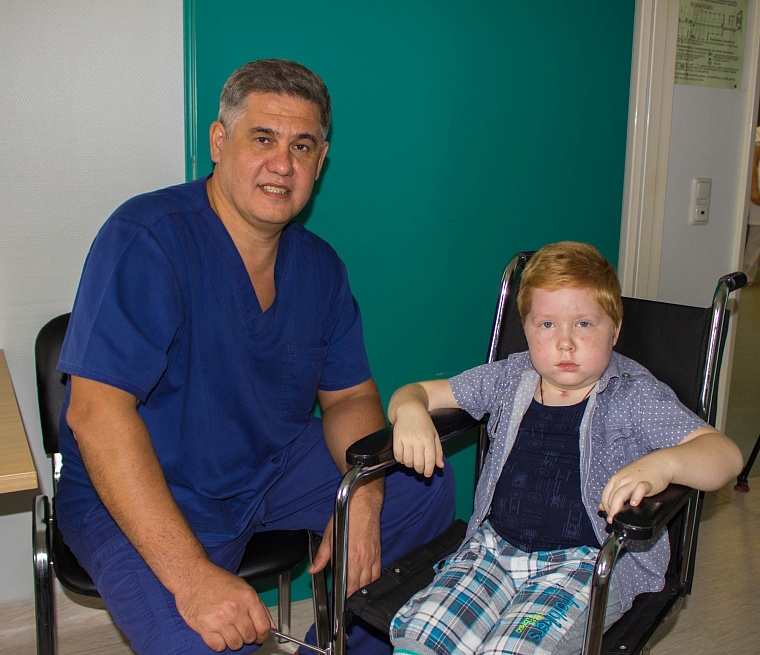 Тюменские врачи удалили шестилетнему пациенту гигантскую опухоль мозга