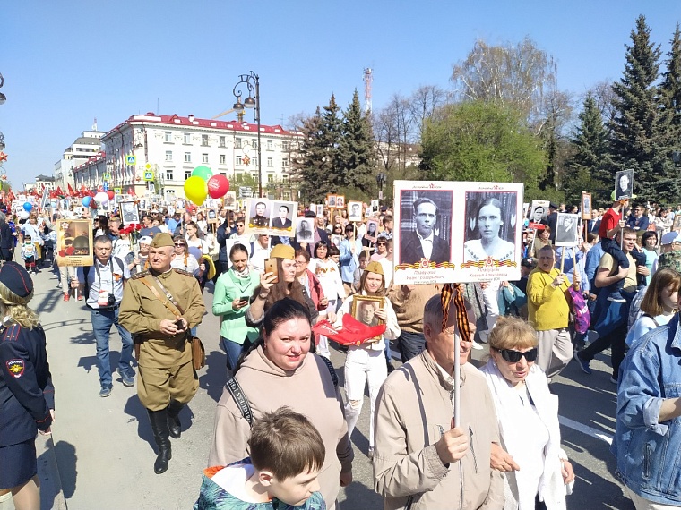 В акции "Бессмертный полк" приняли участие не менее 95 тысяч тюменцев