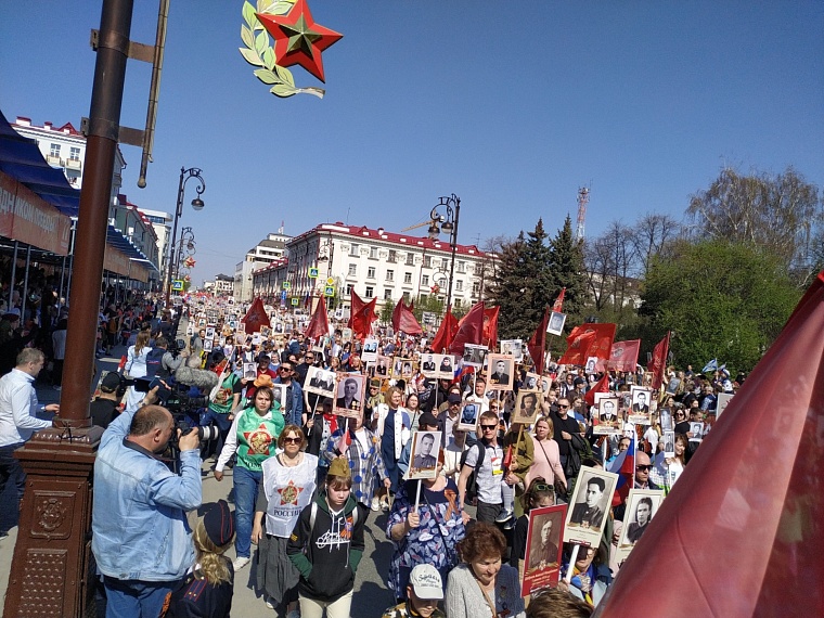В акции "Бессмертный полк" приняли участие не менее 95 тысяч тюменцев