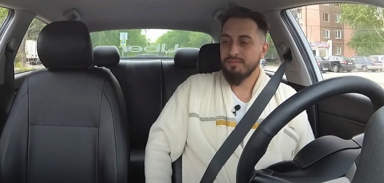 Тюменский таксист стал телеграм-блогером