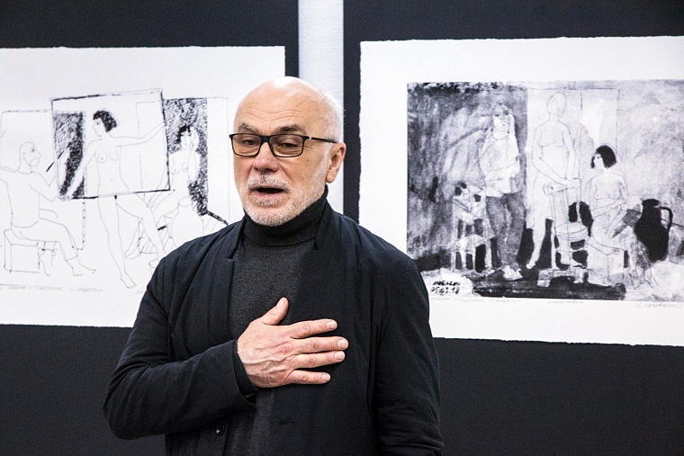 Из Парижа — в Тюмень. В областном центре открылась выставка известного московского художника