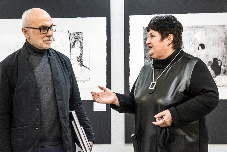 Из Парижа — в Тюмень. В областном центре открылась выставка известного московского художника