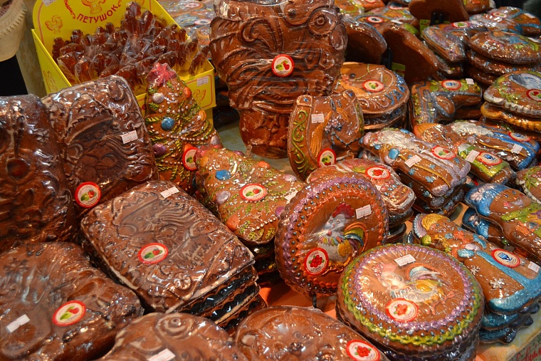 Унты, гномы, сыр: что купить на новогодней ярмарке