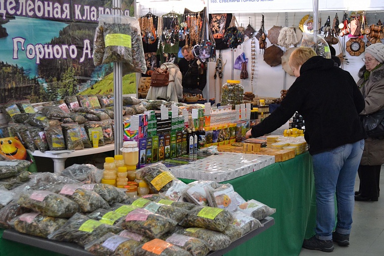 Унты, гномы, сыр: что купить на новогодней ярмарке