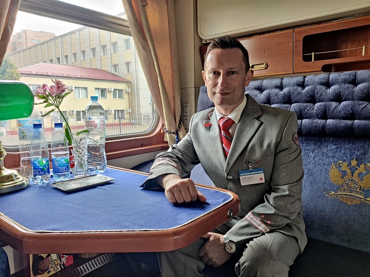 Начальник поезда при параде