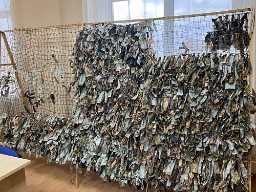 Тюменские школьники отправили на фронт 50 комплектов маскировочных сетей
