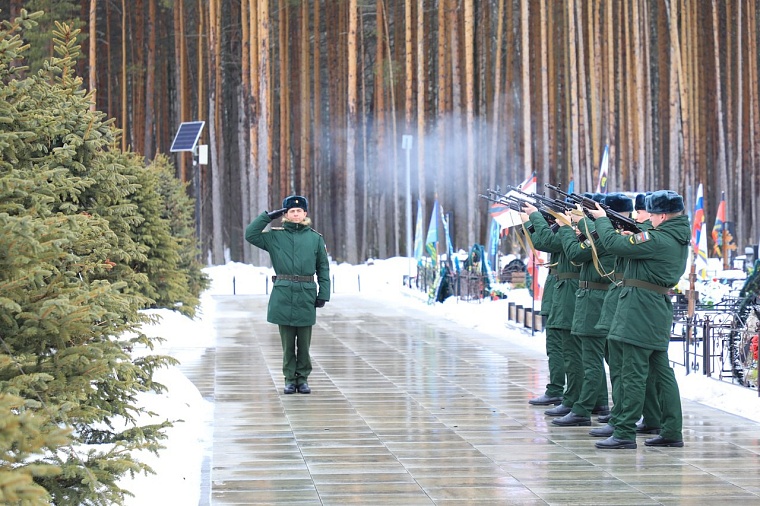 В Тюмени открыли мемориал погибшим участникам СВО
