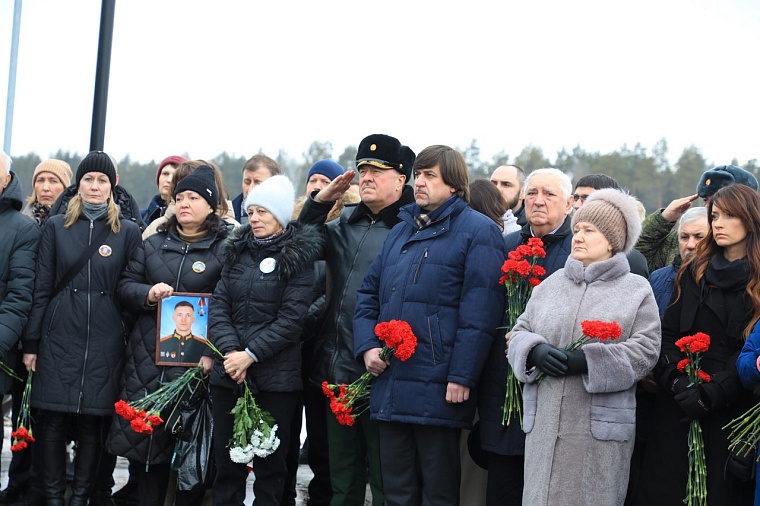 В Тюмени открыли мемориал погибшим участникам СВО