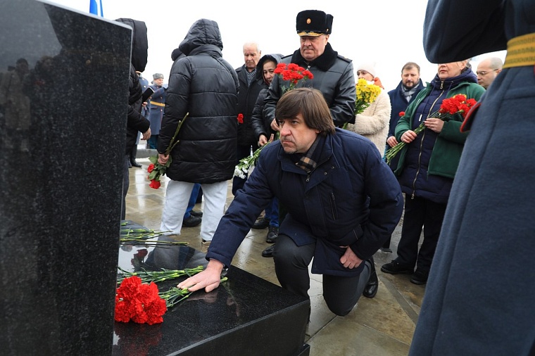 В Тюмени открыли мемориал погибшим участникам СВО