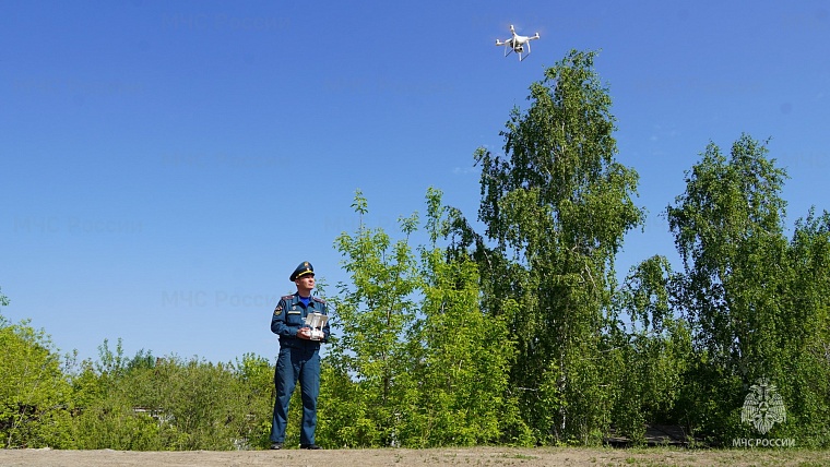 В Тюмени за отдыхающими у воды следят беспилотники