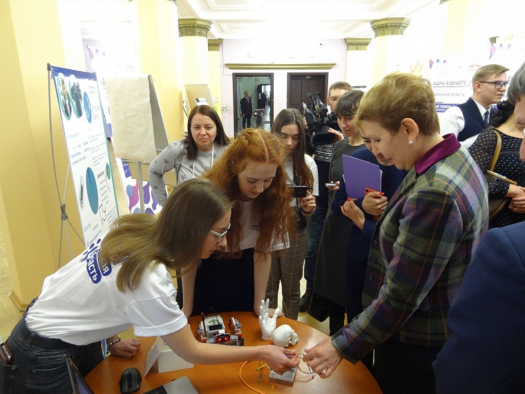 Тюменские подростки готовы победить сахарный диабет, болезни Альцгеймера и Паркинсона