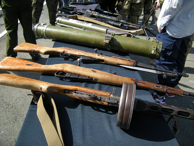 Тюменцы пощупали оружие. День открытых дверей прошел в военкомате