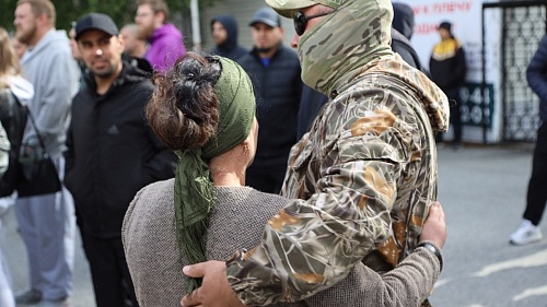 Группа из 25 добровольцев из Нижневартовска отправилась в зону СВО