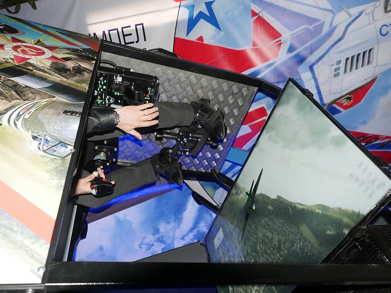 Агитпоезд привез в Тюмень 12 томов о войне и ощущение праздника Победы