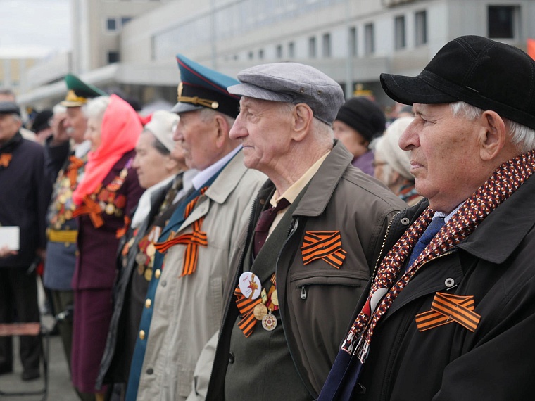 Агитпоезд привез в Тюмень 12 томов о войне и ощущение праздника Победы