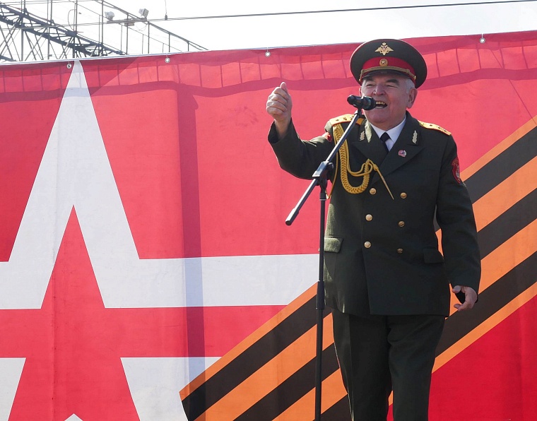 Агитпоезд привез в Тюмень 12 томов о войне и ощущение праздника Победы