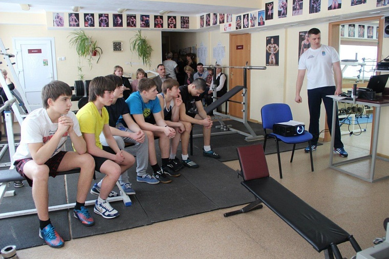 Педагоги допобразования представили свои умения на городском конкурсе