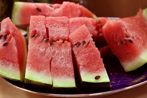 Как правильно выбрать арбуз и дыню: советы Роспотребнадзора