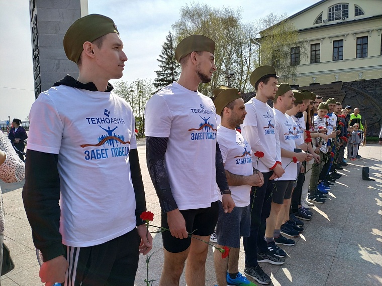 На тюменской набережной стартовал первый забег "Победа"
