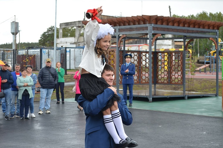 В Упоровском районе открыли новую школу, построенную взамен деревянной
