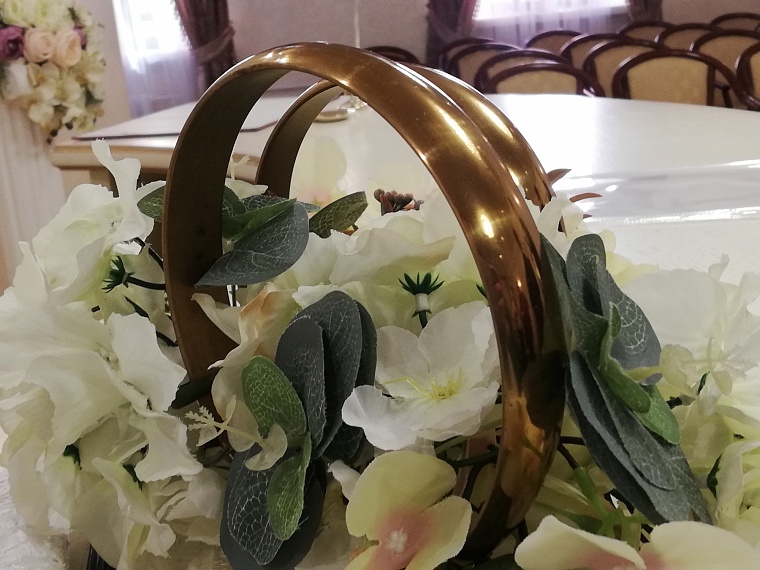 В Тюменском районе на Красную горку поженились девять пар