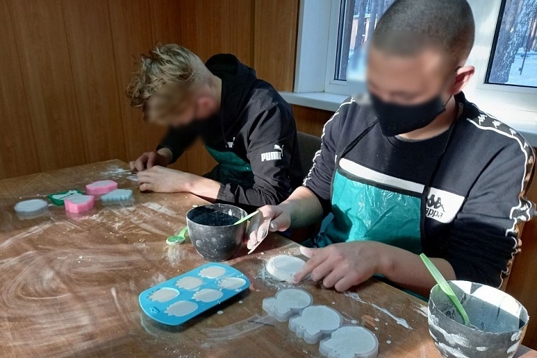 Тюменских подростков избавят от зависимостей по программе "Ступени"