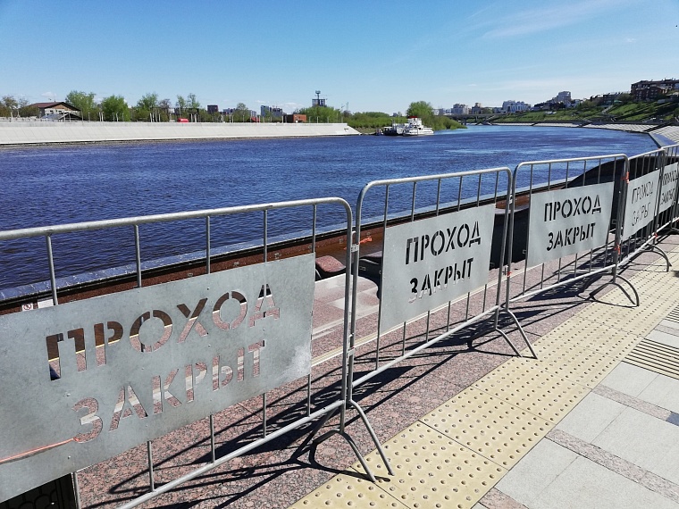 В Тюмени река Тура вышла на набережную