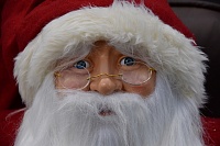 Ни одного подарка и исполнения желания: юрист подал иск против Деда Мороза