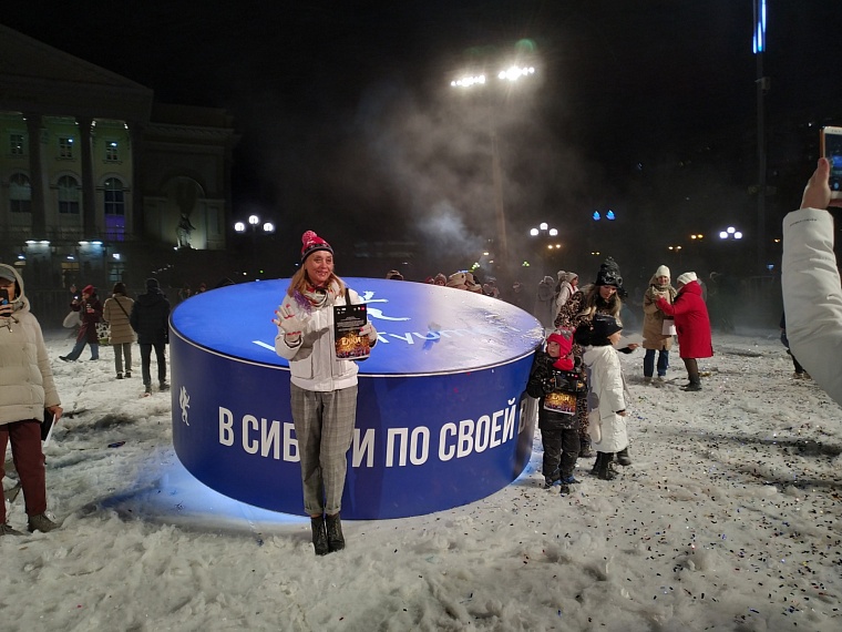 В Тюмени у драмтеатра снимали комедию "Ёлки"