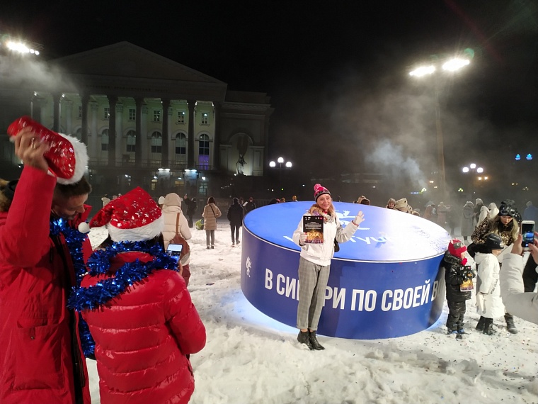 В Тюмени у драмтеатра снимали комедию "Ёлки"