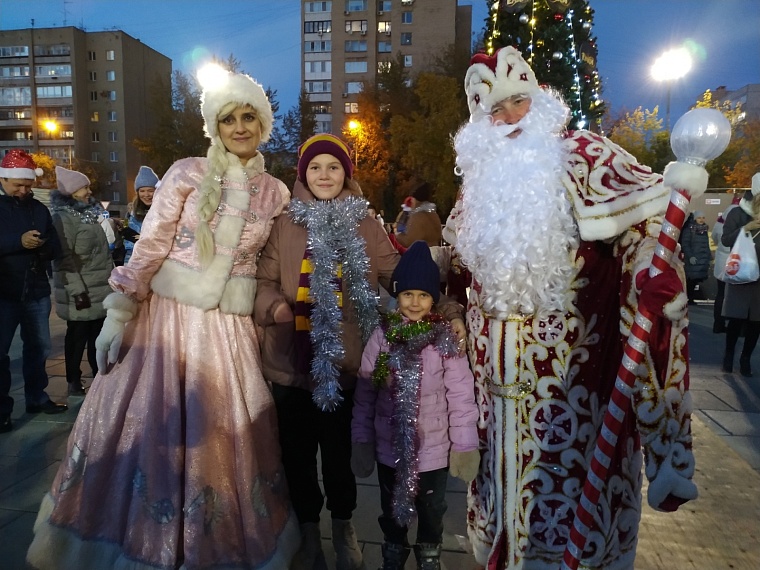 В Тюмени у драмтеатра снимали комедию "Ёлки"