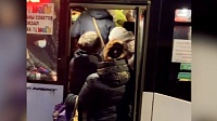 Толпа выгнула двери в ростовском автобусе