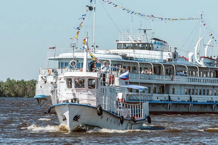 Губернатор напомнил о славной истории тюменского речного флота