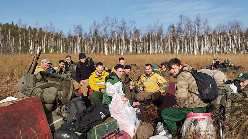 Прокопали десятки километров траншей: десантники-пожарные вернулись из Свердловской области