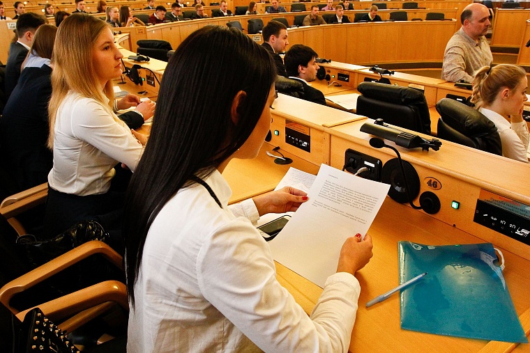 Молодежная палата при облдуме обновилась более чем наполовину