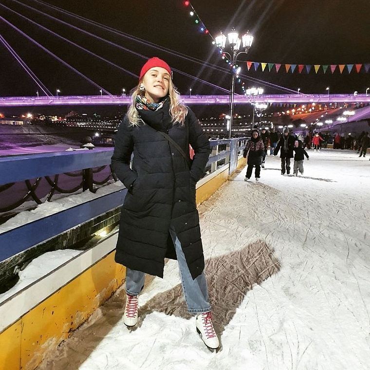 Блогер, тренер, каратистка? Более сотни девушек борются за сердце тюменского ведущего