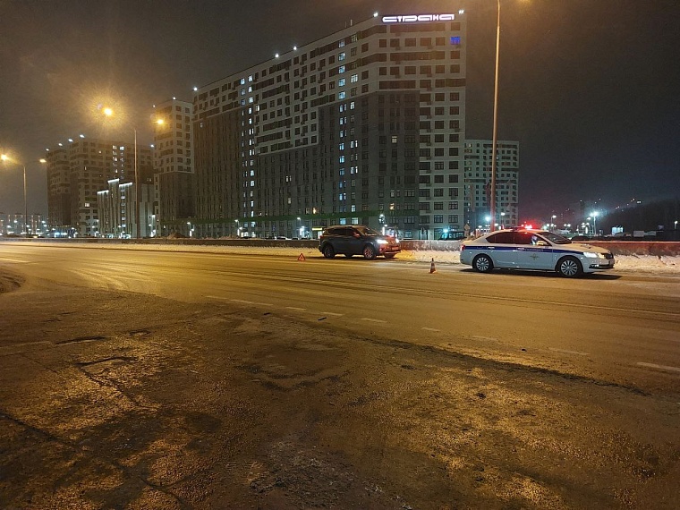 Ночью под колесами автомобиля погиб 20-летний тюменец