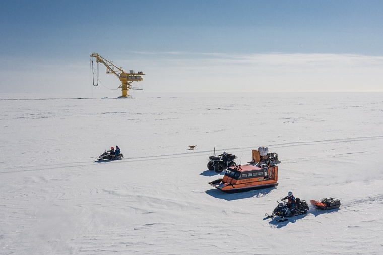 В Обской губе с участием ледоколов прошли учения по ликвидации разлива нефти