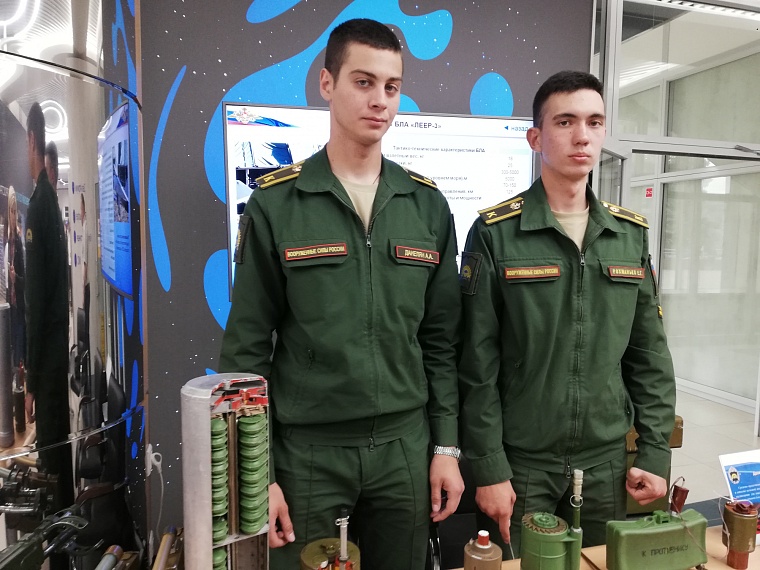 Артур Данелян и Егор Рохманько.