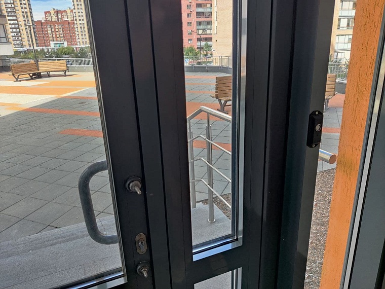 Нет даже кнопки внутри