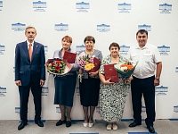 Заслуженные железнодорожники получили награды Тюменской областной думы накануне профессионального праздника