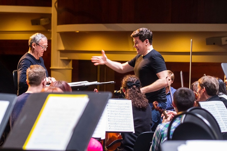 Журналисты «Тюменского времени» превратили Дениса Мацуева в репортера на собственном фестивале