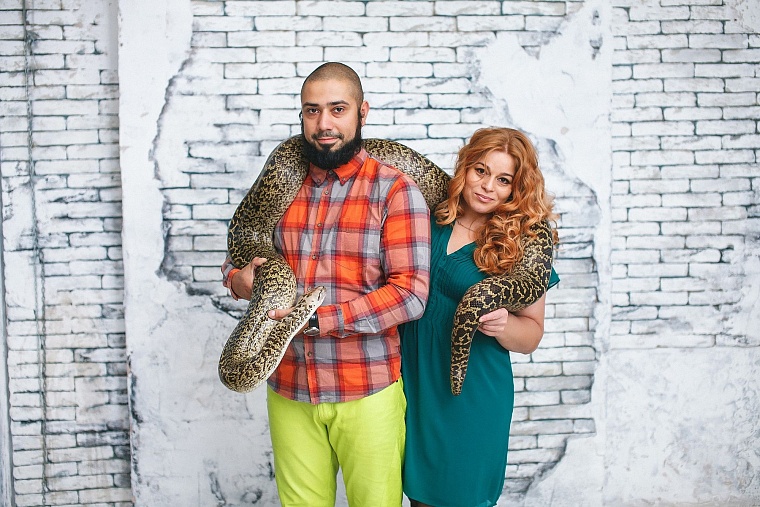 Весело и опасно: тюменец Феликс Булатов держит дома крокодила