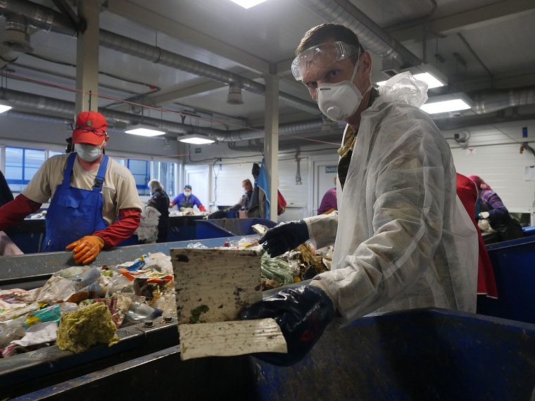 Испытано на себе: почему при сортировке мусора кружится голова