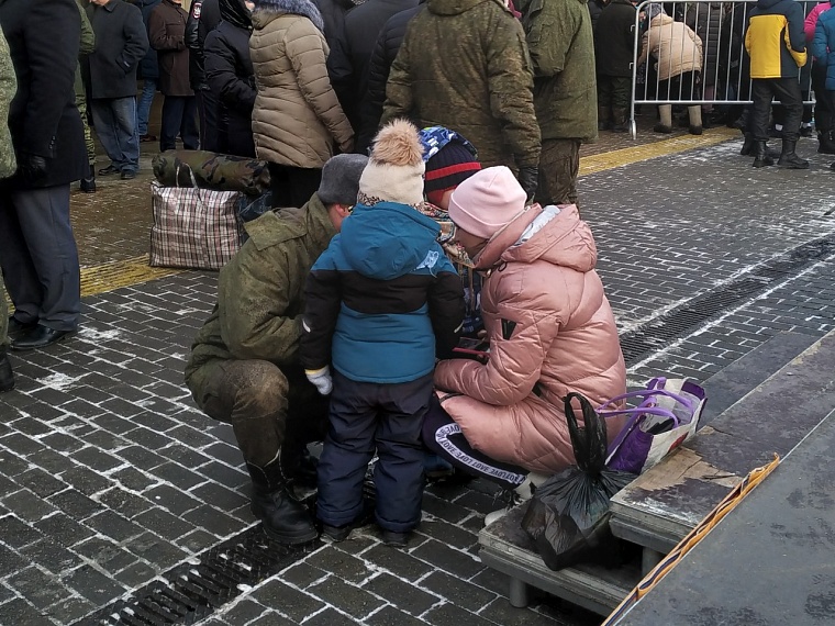 47 минут на проводы: из Тюмени отправили еще один эшелон с мобилизованными