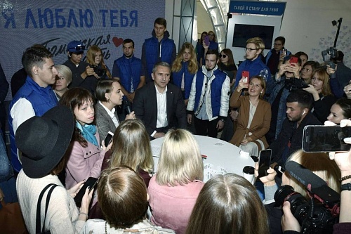 Александр Моор встретился с новым составом областного студсовета