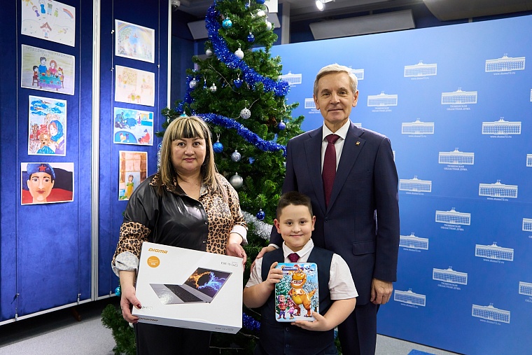 Андрей Артюхов исполнил мечты двух тюменских ребят