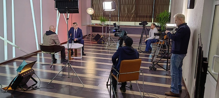 Тюменские журналисты встретились с военкором ВГТРК и руководителем ТАСС на Донбассе