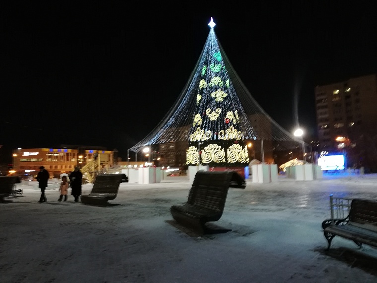 Фейерверки и скучные передачи: что больше всего раздражает россиян в новогоднюю ночь