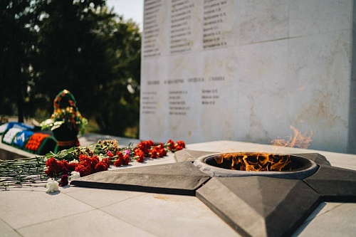 Александр Моор: Вечная слава фронтовикам и труженикам тыла!